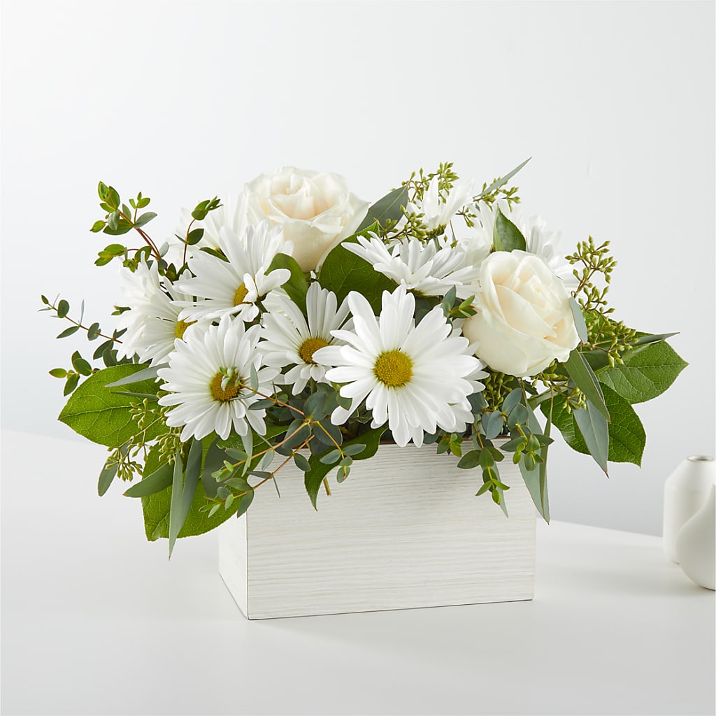 Fresh Linen Box Bouquet – TIFFANEY'S FLOWERS & GIFTS, Junction City KY