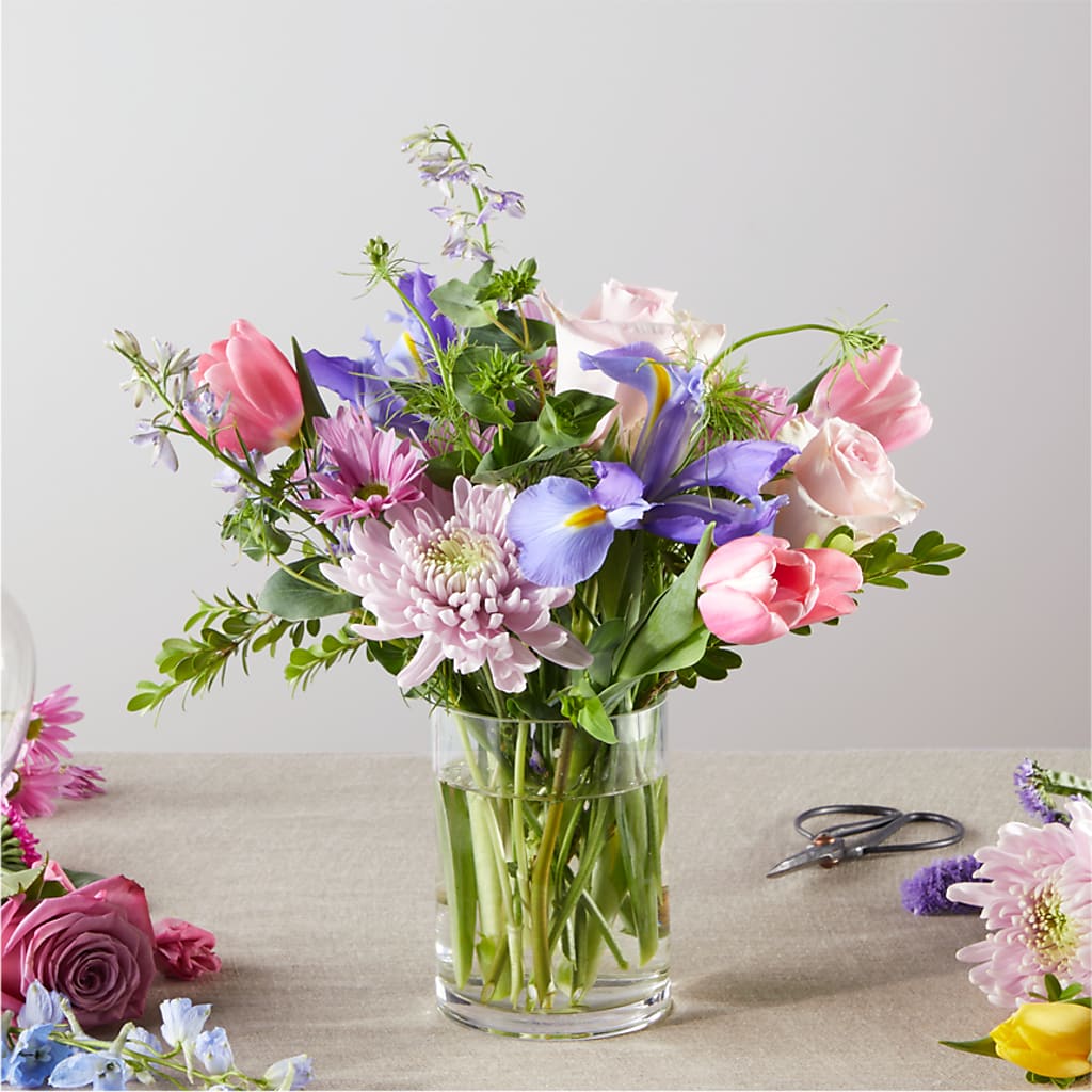 Pastel Tradition - A Florist Original – TIFFANEY'S FLOWERS & GIFTS, Junction City KY