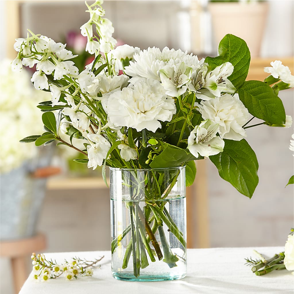 Classic Ivory – A Florist Original – TIFFANEY'S FLOWERS & GIFTS, Junction City KY