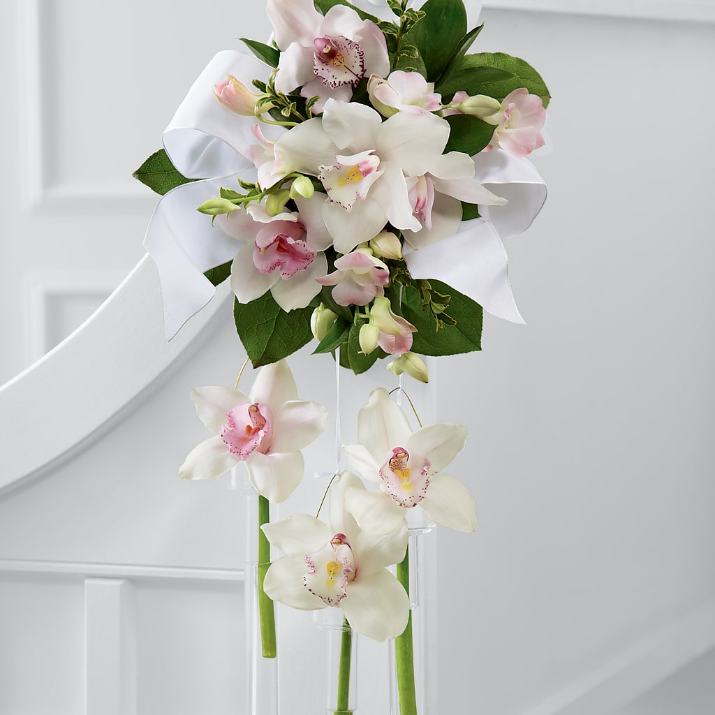 Perfect Entrance Pew Arrangement – TIFFANEY'S FLOWERS & GIFTS, Junction City KY