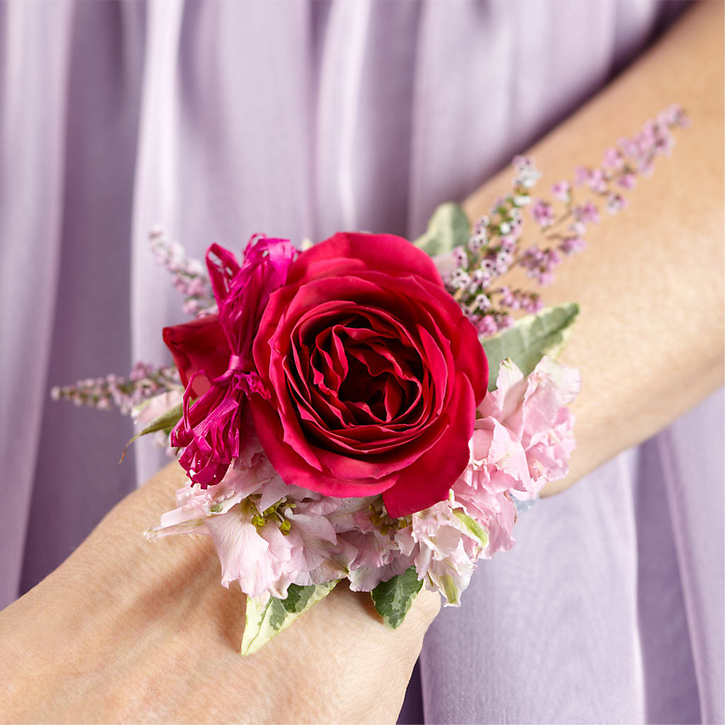 Rose Charm Corsage – TIFFANEY'S FLOWERS & GIFTS, Junction City KY