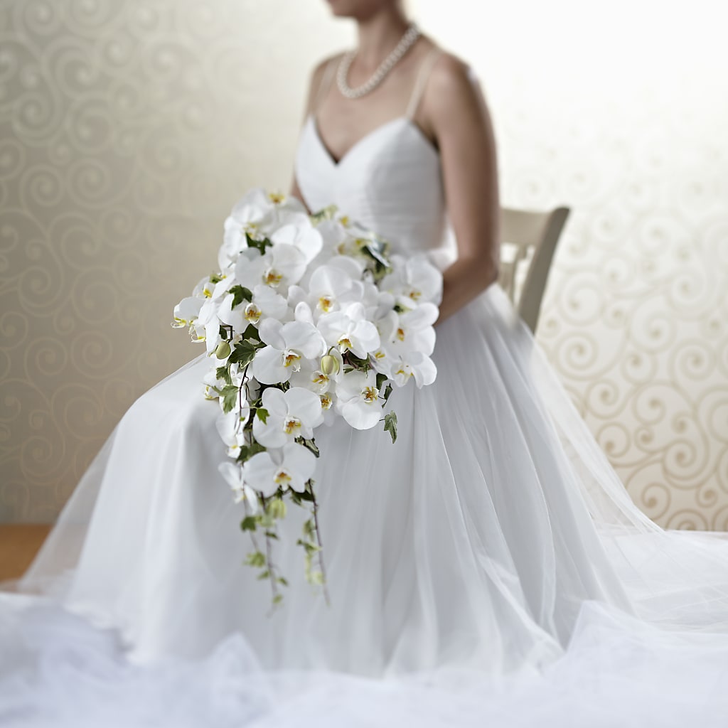 Classic White Bouquet – TIFFANEY'S FLOWERS & GIFTS, Junction City KY
