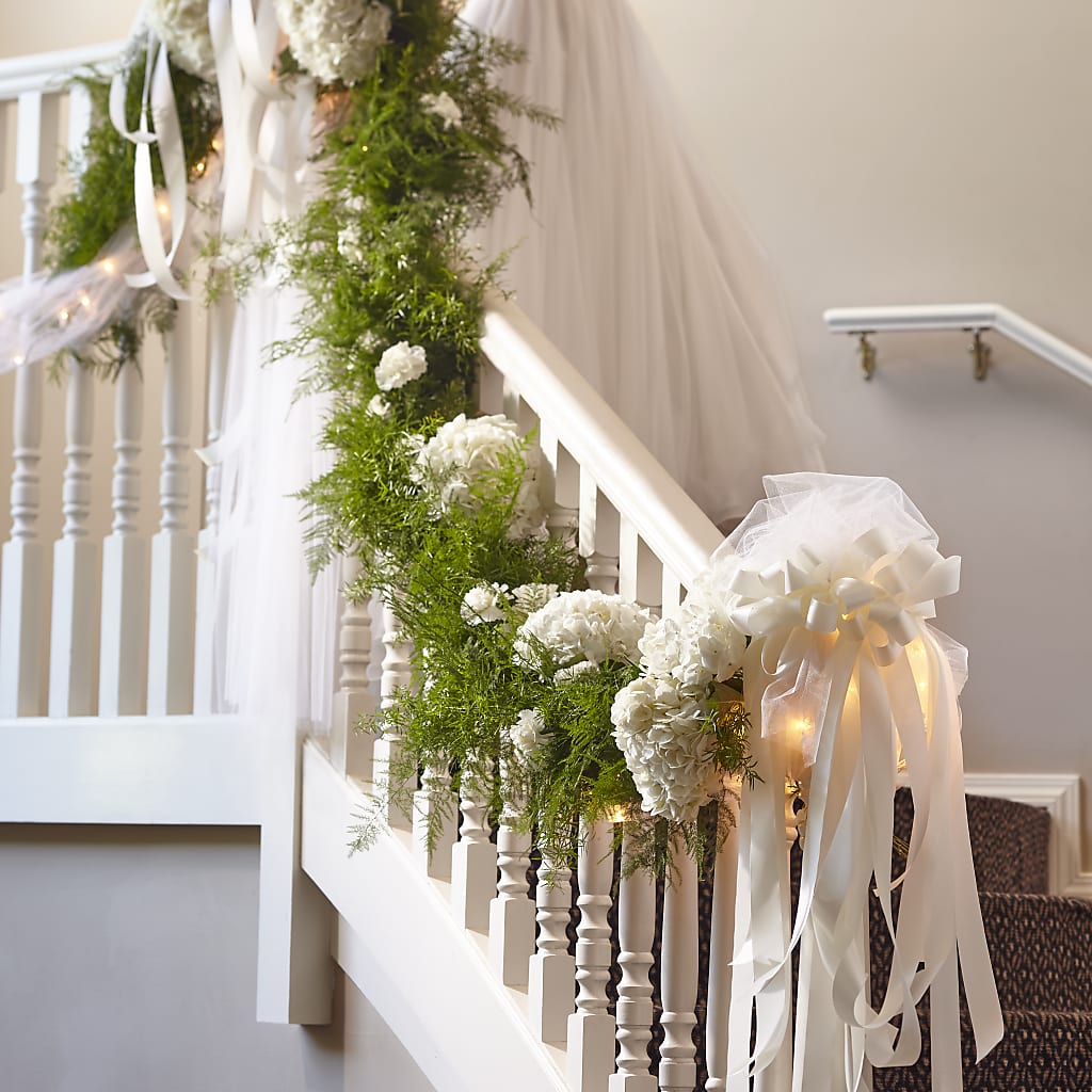 Champagne Dreams Garland – TIFFANEY'S FLOWERS & GIFTS, Junction City KY