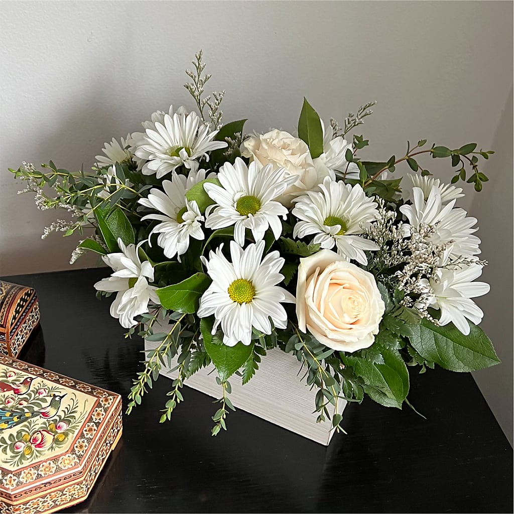 Fresh Linen Box Bouquet – TIFFANEY'S FLOWERS & GIFTS, Junction City KY