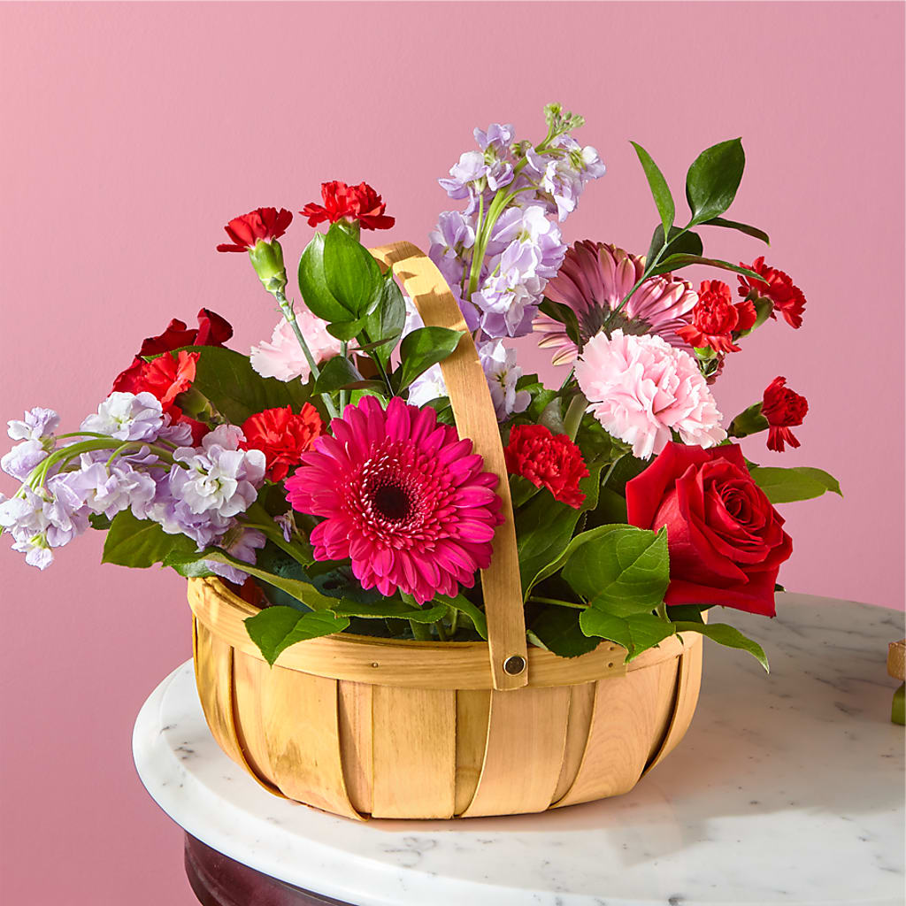 Pink Picnic Basket – TIFFANEY'S FLOWERS & GIFTS, Junction City KY