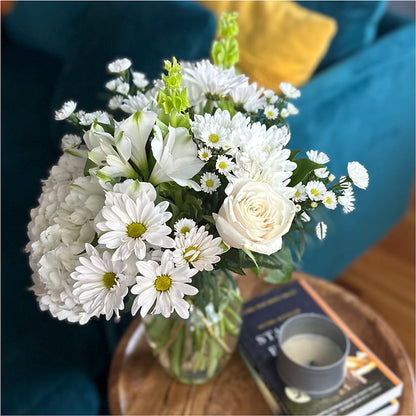 Classic Ivory – A Florist Original – TIFFANEY'S FLOWERS & GIFTS, Junction City KY