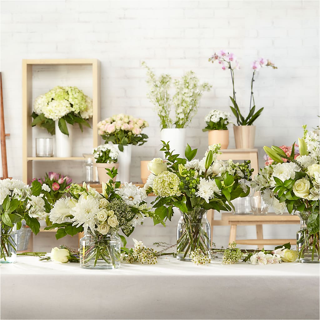 Classic Ivory – A Florist Original – TIFFANEY'S FLOWERS & GIFTS, Junction City KY