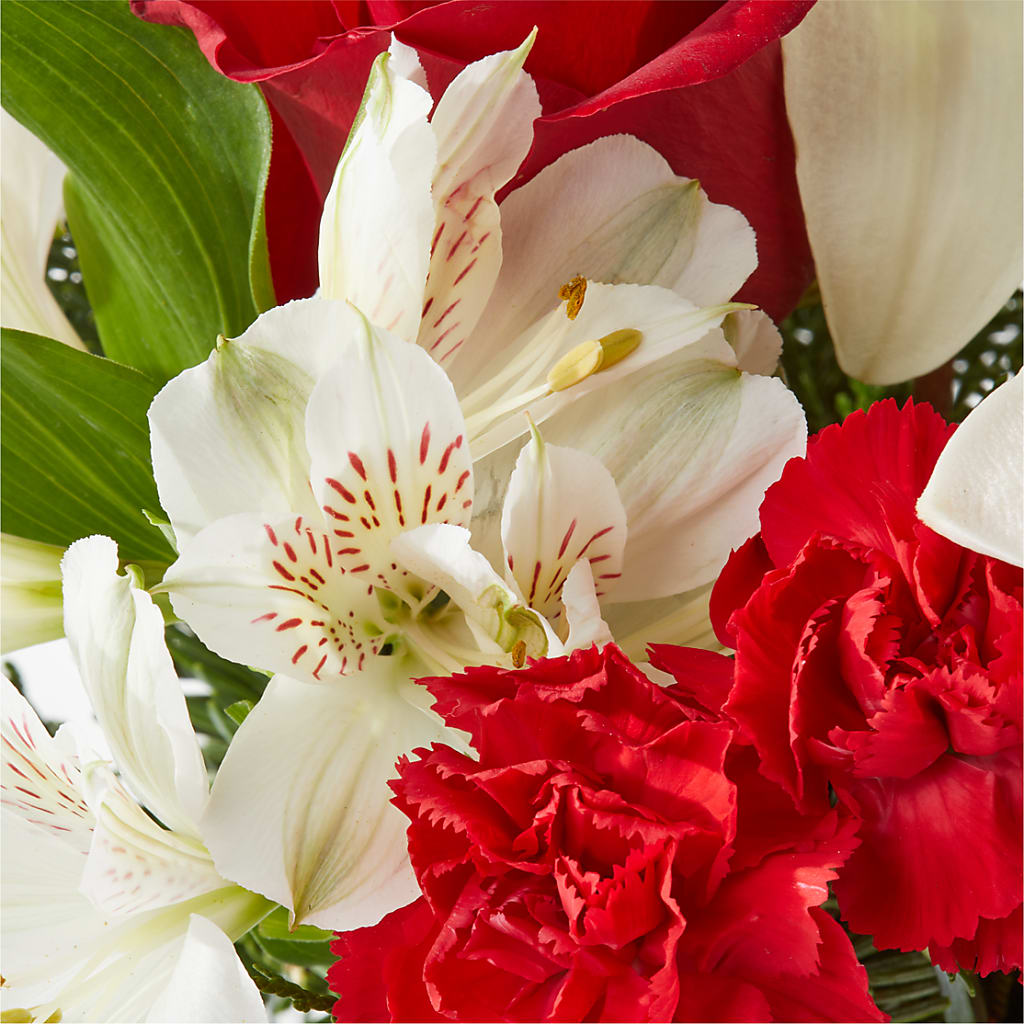 Holiday Season Bouquet – TIFFANEY'S FLOWERS & GIFTS, Junction City KY