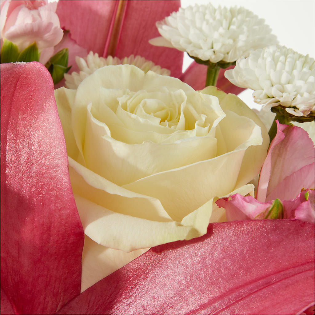 Piece of Cake Bouquet – TIFFANEY'S FLOWERS & GIFTS, Junction City KY