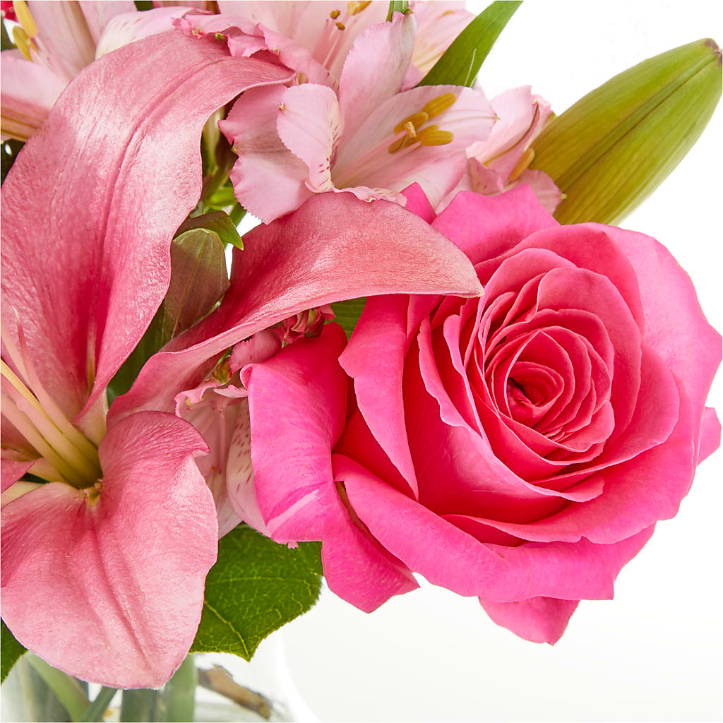 Lots of Love Bouquet – TIFFANEY'S FLOWERS & GIFTS, Junction City KY