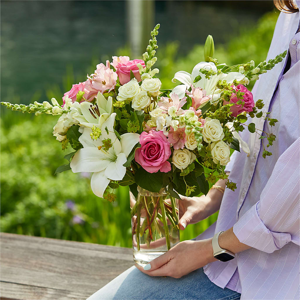 Fondly Bouquet – TIFFANEY'S FLOWERS & GIFTS, Junction City KY
