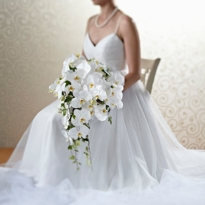 Classic White Bouquet – TIFFANEY'S FLOWERS & GIFTS, Junction City KY